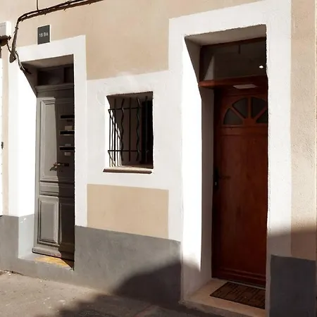 ღurban Cocon Parking Centre Historique マノスク